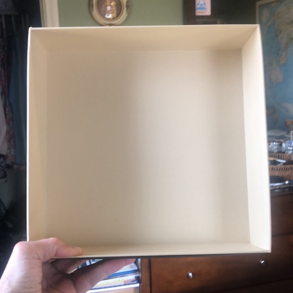 Louis Vuitton empty brown boxes with LV ribbon, LV tissue paper, LV care booklet - Picture 9 of 9